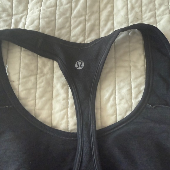 Lululemon bra tank 8 - Picture 3 of 3
